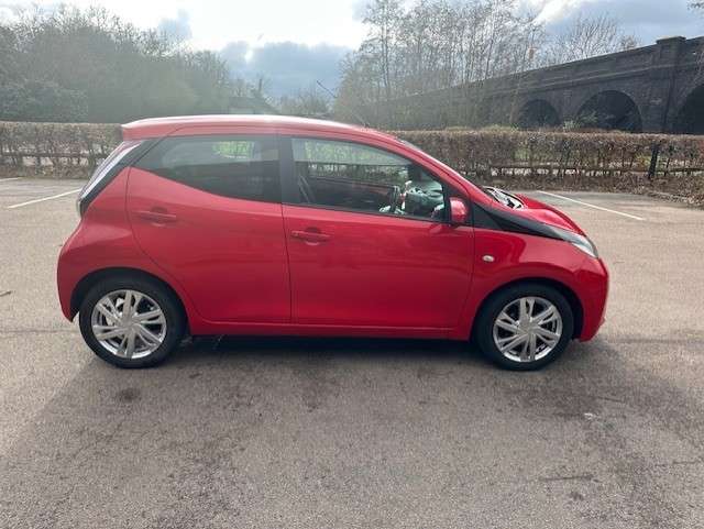A 2014 TOYOTA AYGO 1.0 VVT-i x-pression Hatchback 5dr Petrol Manual Euro 5 Euro 5 (68 ps) A 2014 TOYOTA AYGO 1.0 VVT-i x-pression Hatchback 5dr Petrol Manual Euro 5 Euro 5 (68 ps)