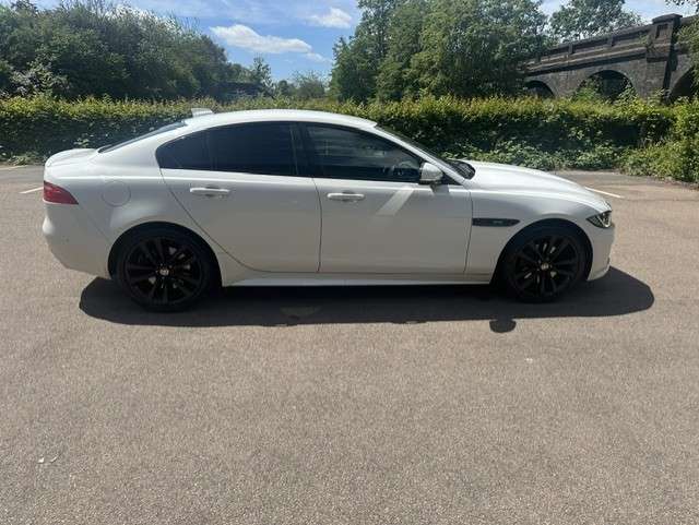 A 2016 JAGUAR XE 2.0d R-Sport Saloon 4dr Diesel Auto AWD Euro 6 (s/s) (180 ps) A 2016 JAGUAR XE 2.0d R-Sport Saloon 4dr Diesel Auto AWD Euro 6 (s/s) (180 ps)