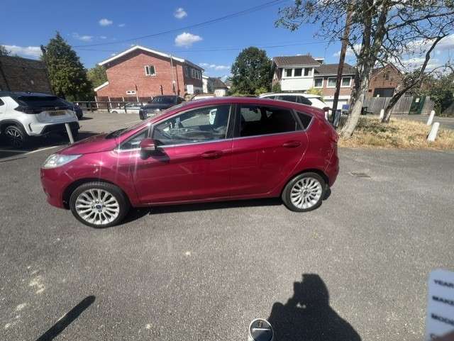 A 2012 FORD FIESTA 1.4 Titanium Hatchback 5dr Petrol Automatic (149 g/km, 94 bhp) A 2012 FORD FIESTA 1.4 Titanium Hatchback 5dr Petrol Automatic (149 g/km, 94 bhp)