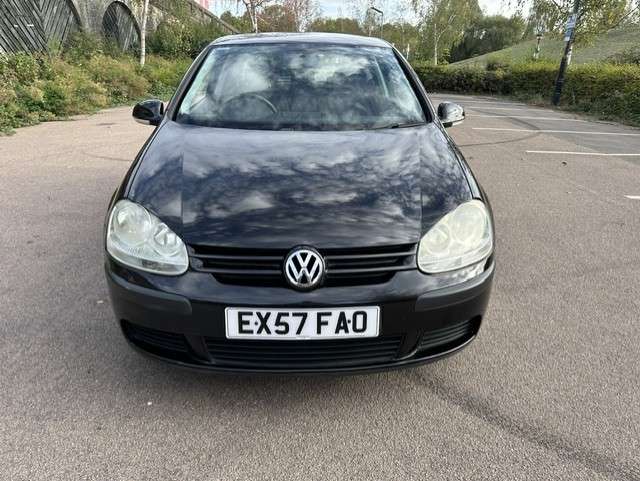 A 2007 VOLKSWAGEN GOLF 1.6 FSI S Hatchback 3dr Petrol Manual (159 g/km, 113 bhp) A 2007 VOLKSWAGEN GOLF 1.6 FSI S Hatchback 3dr Petrol Manual (159 g/km, 113 bhp)