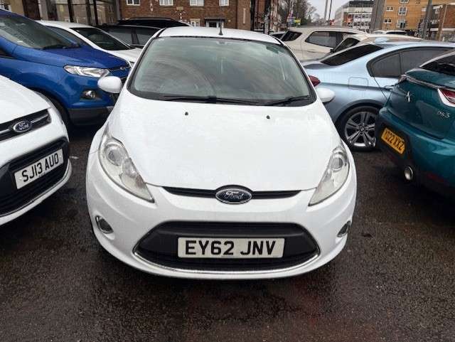 A 2012 FORD FIESTA 1.25 Zetec Hatchback 5dr Petrol Manual (129 g/km, 81 bhp) A 2012 FORD FIESTA 1.25 Zetec Hatchback 5dr Petrol Manual (129 g/km, 81 bhp)