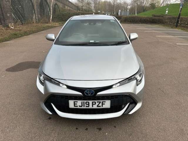 A 2019 TOYOTA COROLLA 1.8 VVT-h Icon Tech Hatchback 5dr Petrol Hybrid CVT Euro 6 (s/s) (122 ps) A 2019 TOYOTA COROLLA 1.8 VVT-h Icon Tech Hatchback 5dr Petrol Hybrid CVT Euro 6 (s/s) (122 ps)