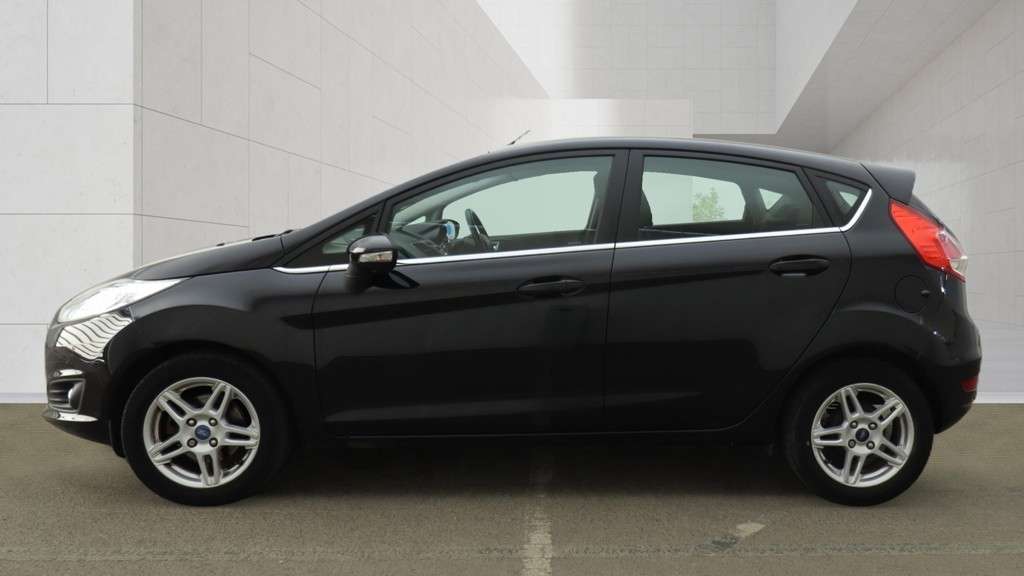 A 2013 FORD FIESTA 1.6 Zetec Hatchback 5dr Petrol Powershift Euro 5 (105 ps) A 2013 FORD FIESTA 1.6 Zetec Hatchback 5dr Petrol Powershift Euro 5 (105 ps)