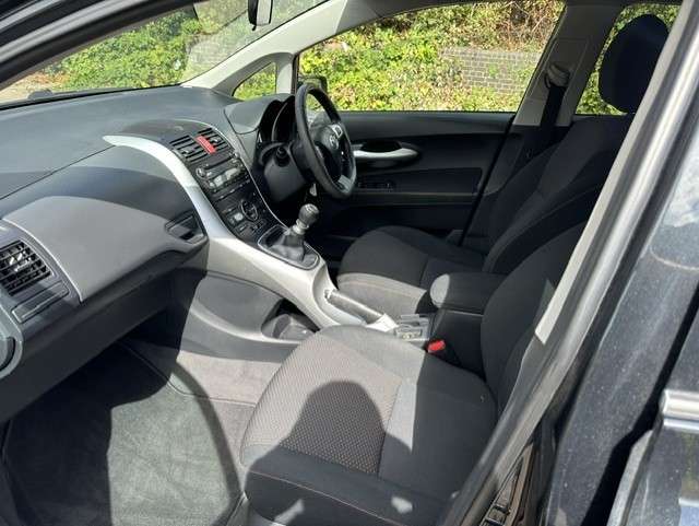 2010 TOYOTA AURIS 2010 TOYOTA AURIS