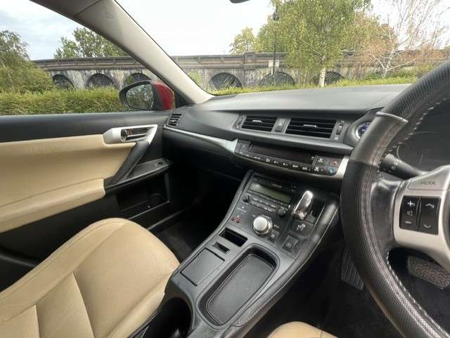 2011 LEXUS CT 2011 LEXUS CT