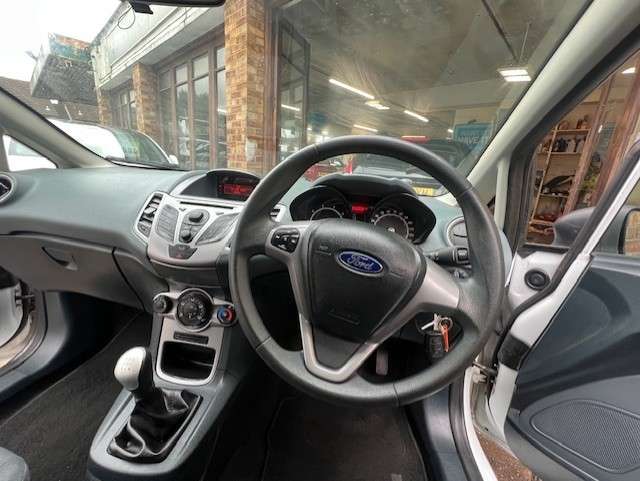 2011 FORD FIESTA 2011 FORD FIESTA