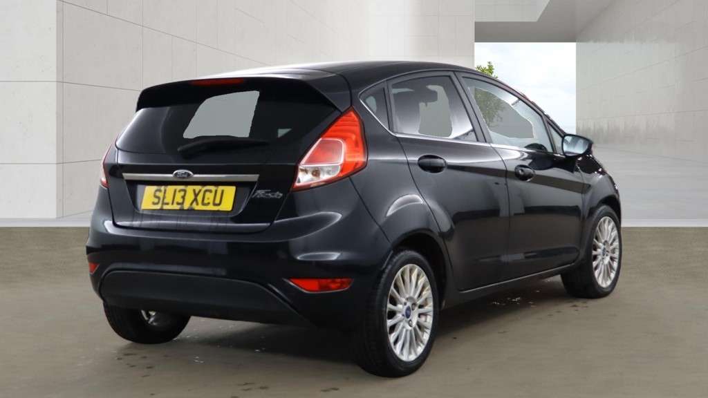 A 2013 FORD FIESTA 1.6 Titanium Hatchback 5dr Petrol Powershift Euro 5 (105 ps) A 2013 FORD FIESTA 1.6 Titanium Hatchback 5dr Petrol Powershift Euro 5 (105 ps)
