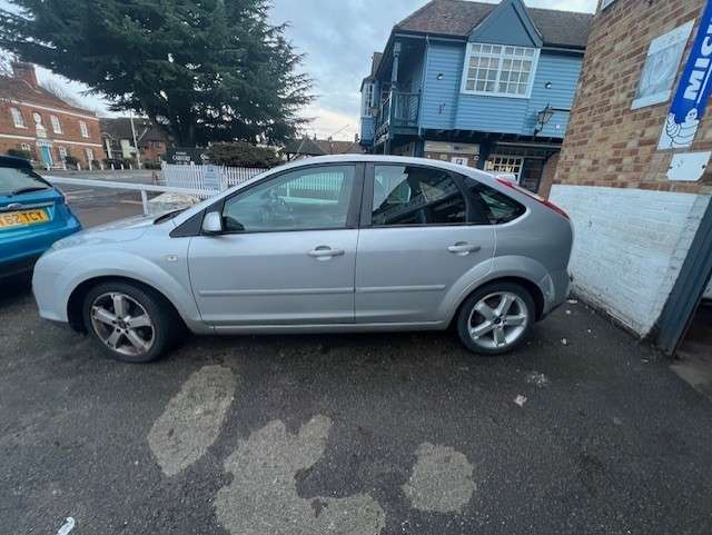 A 2007 FORD FOCUS 1.8 Zetec Climate Hatchback 5dr Petrol Manual (169 g/km, 123 bhp) A 2007 FORD FOCUS 1.8 Zetec Climate Hatchback 5dr Petrol Manual (169 g/km, 123 bhp)