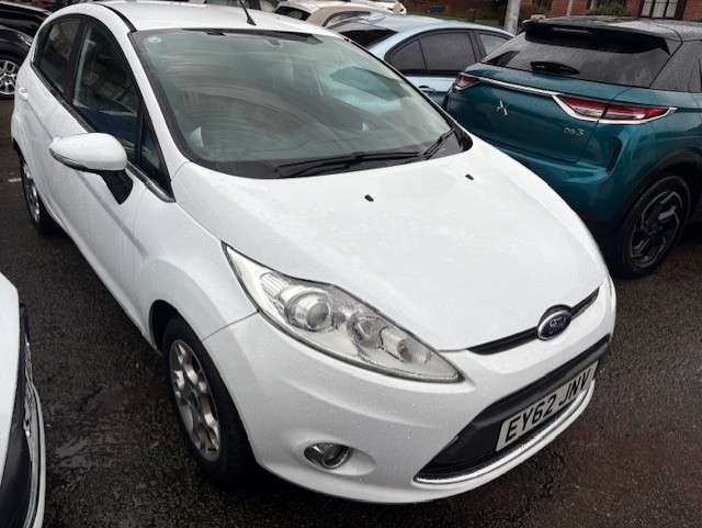 A 2012 FORD FIESTA 1.25 Zetec Hatchback 5dr Petrol Manual (129 g/km, 81 bhp) A 2012 FORD FIESTA 1.25 Zetec Hatchback 5dr Petrol Manual (129 g/km, 81 bhp)