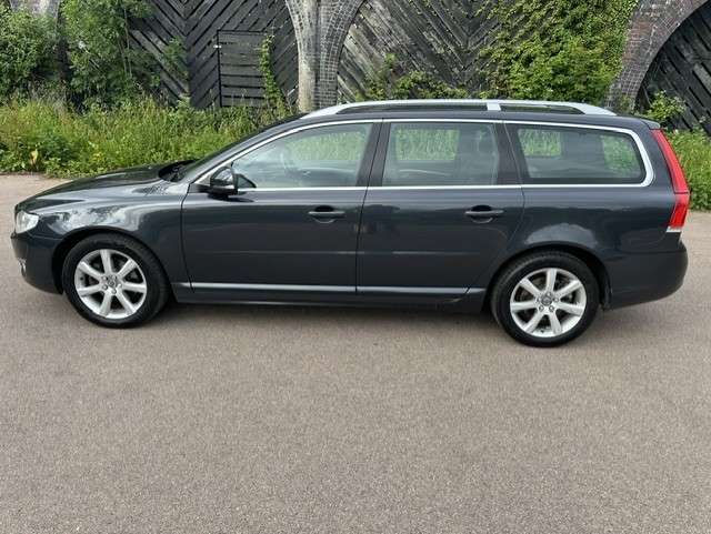 2015 VOLVO V70 2015 VOLVO V70