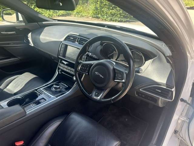 2016 JAGUAR XE 2016 JAGUAR XE