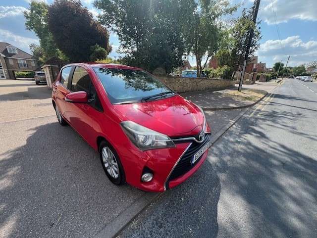 A 2015 TOYOTA YARIS 1.33 Dual VVT-i Icon Hatchback 5dr Petrol Manual Euro 5 Euro 5 (99 ps) A 2015 TOYOTA YARIS 1.33 Dual VVT-i Icon Hatchback 5dr Petrol Manual Euro 5 Euro 5 (99 ps)