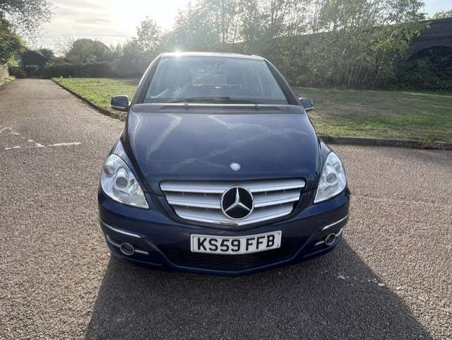 A 2010 MERCEDES-BENZ B CLASS 1.7 B180 BlueEfficiency Sport MPV 5dr Petrol Manual (146 g/km, 116 bhp) A 2010 MERCEDES-BENZ B CLASS 1.7 B180 BlueEfficiency Sport MPV 5dr Petrol Manual (146 g/km, 116 bhp)
