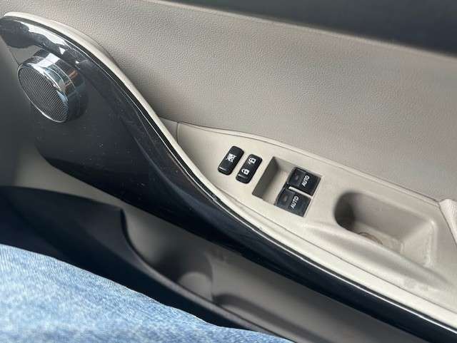 2011 TOYOTA IQ 2011 TOYOTA IQ