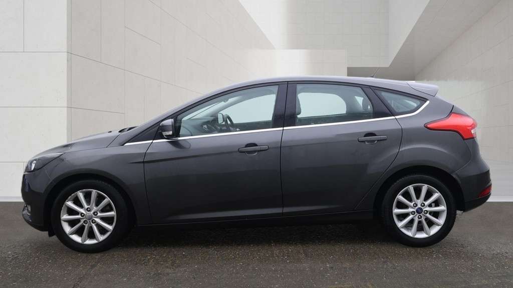 A 2015 FORD FOCUS 1.6 Titanium Hatchback 5dr Petrol Powershift Euro 6 (125 ps) A 2015 FORD FOCUS 1.6 Titanium Hatchback 5dr Petrol Powershift Euro 6 (125 ps)