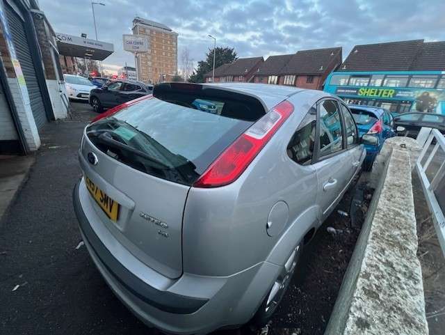 A 2007 FORD FOCUS 1.8 Zetec Climate Hatchback 5dr Petrol Manual (169 g/km, 123 bhp) A 2007 FORD FOCUS 1.8 Zetec Climate Hatchback 5dr Petrol Manual (169 g/km, 123 bhp)