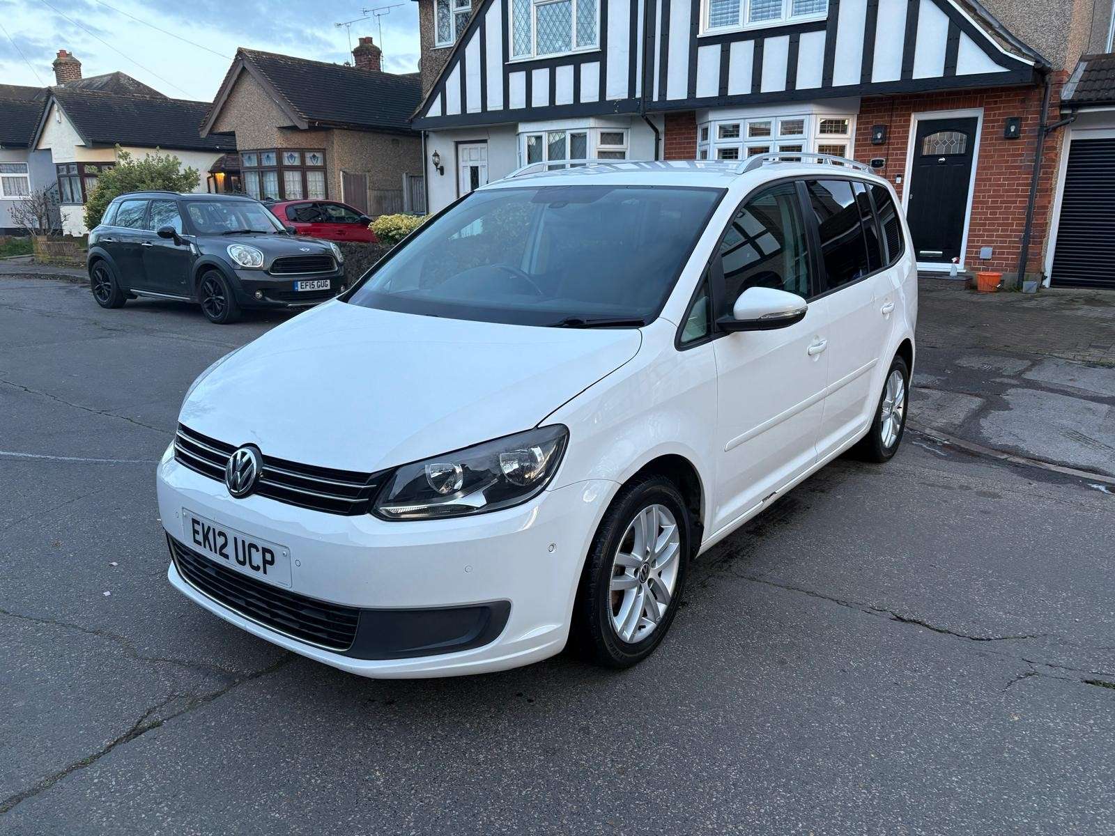 A 2012 VOLKSWAGEN TOURAN 1.6 TDI SE MPV 5dr Diesel Manual Euro 5 (105 ps) A 2012 VOLKSWAGEN TOURAN 1.6 TDI SE MPV 5dr Diesel Manual Euro 5 (105 ps)