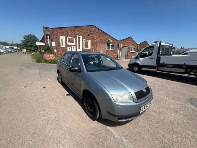 A 2002 SKODA FABIA 1.4 16V Classic Saloon 4dr Petrol Manual (170 g/km, 100 bhp) A 2002 SKODA FABIA 1.4 16V Classic Saloon 4dr Petrol Manual (170 g/km, 100 bhp)