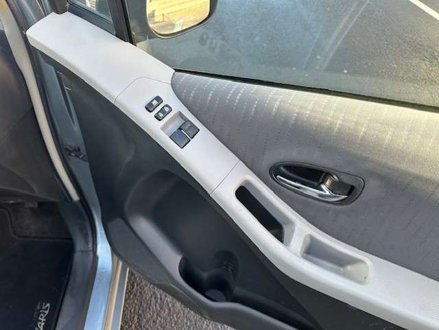 2009 TOYOTA YARIS 2009 TOYOTA YARIS