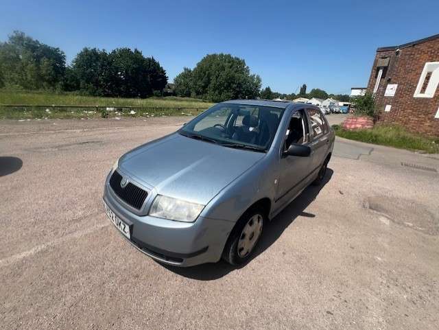A 2002 SKODA FABIA 1.4 16V Classic Saloon 4dr Petrol Manual (170 g/km, 100 bhp) A 2002 SKODA FABIA 1.4 16V Classic Saloon 4dr Petrol Manual (170 g/km, 100 bhp)
