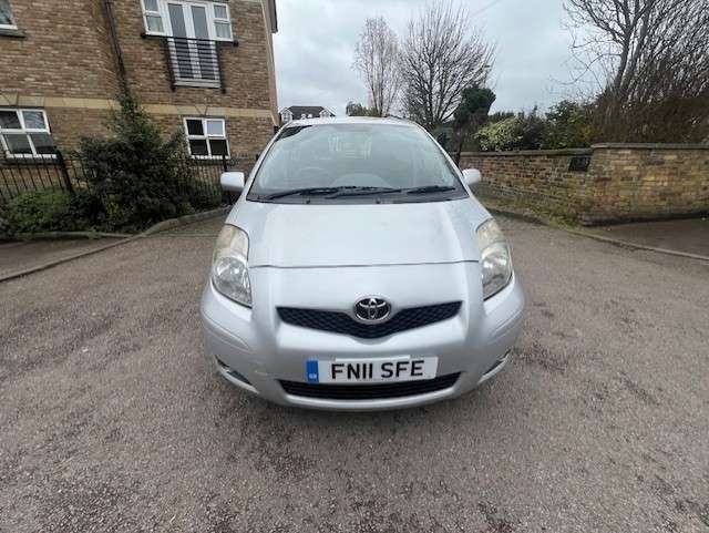 A 2011 TOYOTA YARIS 1.33 Dual VVT-i T Spirit Hatchback 5dr Petrol Manual Euro 5 (s/s) (101 ps) A 2011 TOYOTA YARIS 1.33 Dual VVT-i T Spirit Hatchback 5dr Petrol Manual Euro 5 (s/s) (101 ps)