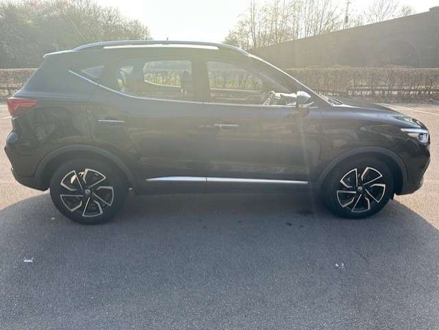 A 2021 MG ZS 1.0 T-GDI Exclusive SUV 5dr Petrol Auto Euro 6 (111 ps) A 2021 MG ZS 1.0 T-GDI Exclusive SUV 5dr Petrol Auto Euro 6 (111 ps)