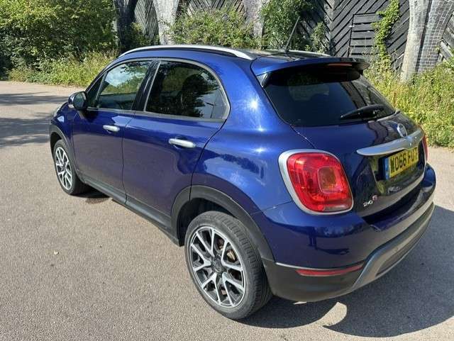 A 2016 FIAT 500X 2.0 MultiJetII Cross Plus SUV 5dr Diesel Auto 4WD Euro 6 (s/s) (140 ps) A 2016 FIAT 500X 2.0 MultiJetII Cross Plus SUV 5dr Diesel Auto 4WD Euro 6 (s/s) (140 ps)