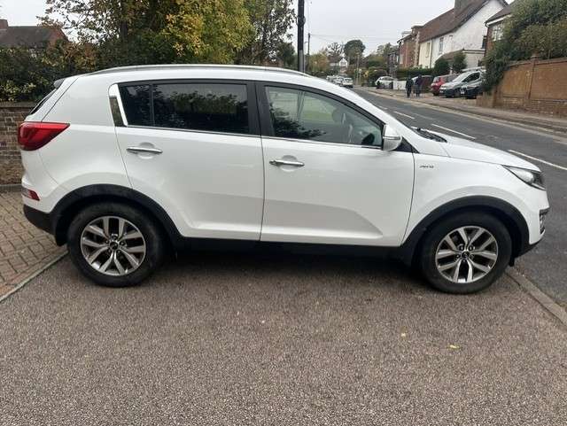A 2014 KIA SPORTAGE 2.0 CRDi KX-2 SUV 5dr Diesel Manual AWD Euro 5 (134 bhp) A 2014 KIA SPORTAGE 2.0 CRDi KX-2 SUV 5dr Diesel Manual AWD Euro 5 (134 bhp)