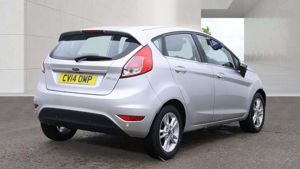 A 2014 FORD FIESTA 1.6 Zetec Hatchback 5dr Petrol Powershift Euro 5 (105 ps) A 2014 FORD FIESTA 1.6 Zetec Hatchback 5dr Petrol Powershift Euro 5 (105 ps)