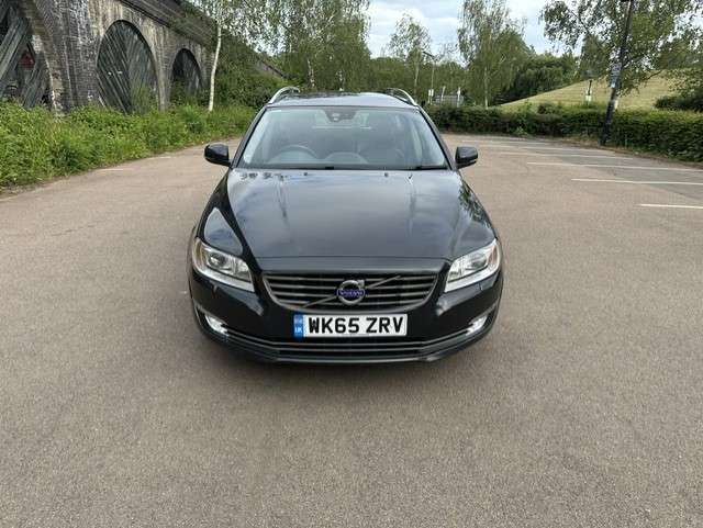 A 2015 VOLVO V70 2.0 D4 SE Lux Estate 5dr Diesel Auto Euro 6 (s/s) (181 ps) A 2015 VOLVO V70 2.0 D4 SE Lux Estate 5dr Diesel Auto Euro 6 (s/s) (181 ps)
