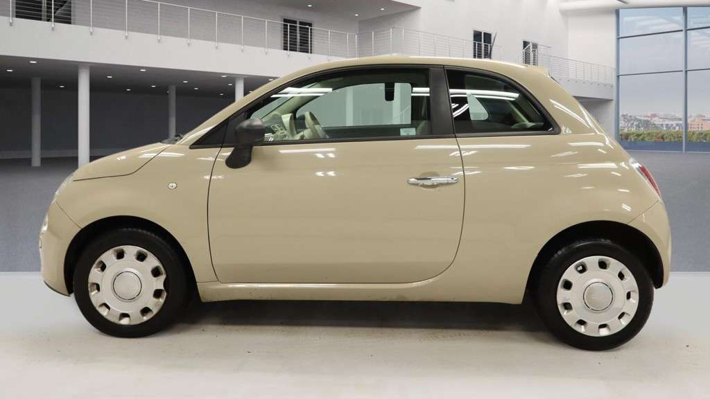 A 2013 FIAT 500 1.2 Pop Hatchback 3dr Petrol Manual Euro 4 (69 bhp) A 2013 FIAT 500 1.2 Pop Hatchback 3dr Petrol Manual Euro 4 (69 bhp)