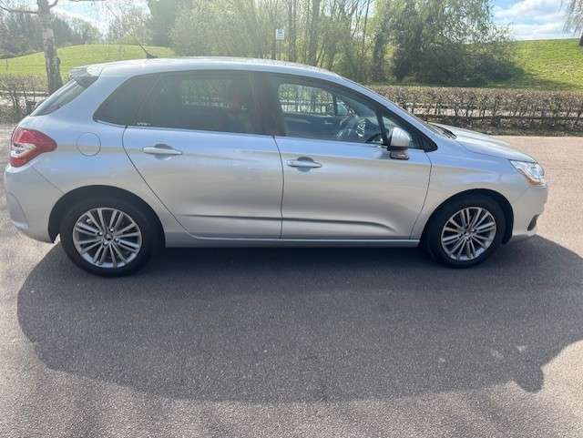 A 2012 CITROEN C4 1.6 HDi 16V VTR+ Hatchback 5dr Diesel Manual Euro 5 (90 ps) A 2012 CITROEN C4 1.6 HDi 16V VTR+ Hatchback 5dr Diesel Manual Euro 5 (90 ps)