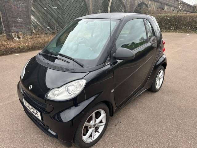 A 2011 SMART FORTWO 1.0 MHD Pulse Coupe 2dr Petrol SoftTouch Euro 5 (s/s) (71 bhp) A 2011 SMART FORTWO 1.0 MHD Pulse Coupe 2dr Petrol SoftTouch Euro 5 (s/s) (71 bhp)