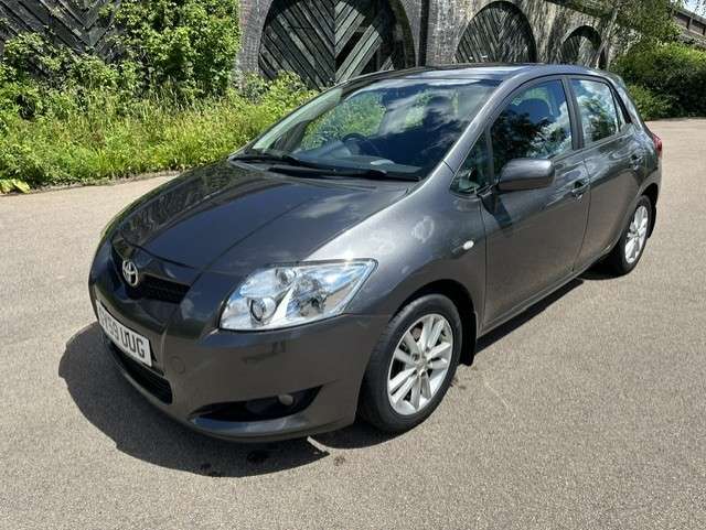 A 2009 TOYOTA AURIS 1.33 VVT-i TR Hatchback 5dr Petrol Manual (s/s) (135 g/km, 100 bhp) A 2009 TOYOTA AURIS 1.33 VVT-i TR Hatchback 5dr Petrol Manual (s/s) (135 g/km, 100 bhp)