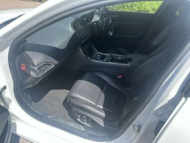 2016 JAGUAR XE 2016 JAGUAR XE
