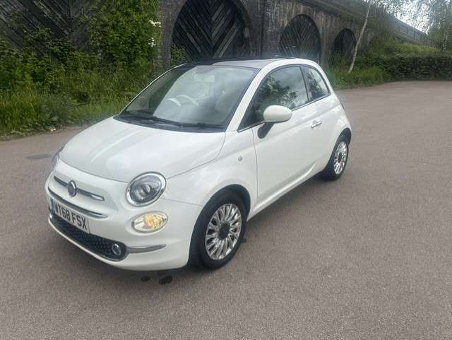 A 2019 FIAT 500 1.2 Lounge Hatchback 3dr Petrol Manual Euro 6 (s/s) (69 bhp) A 2019 FIAT 500 1.2 Lounge Hatchback 3dr Petrol Manual Euro 6 (s/s) (69 bhp)