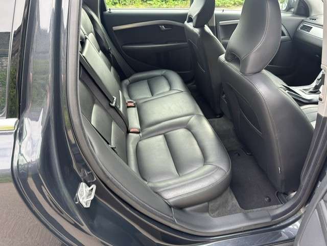 2015 VOLVO V70 2015 VOLVO V70
