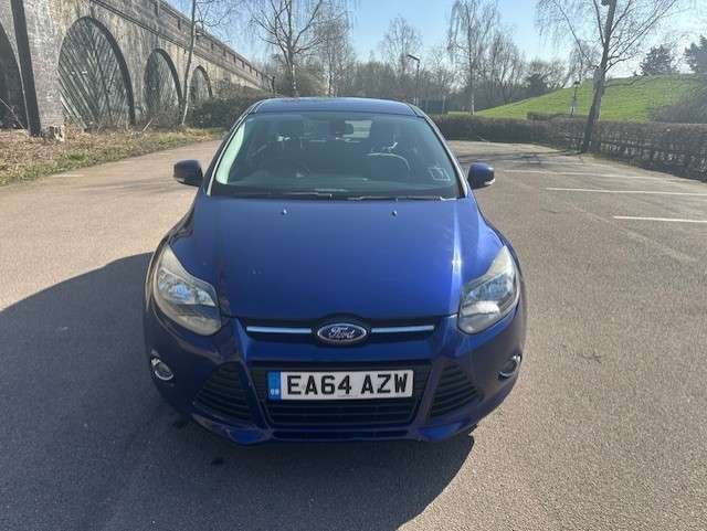 A 2014 FORD FOCUS 1.6 Zetec Hatchback 5dr Petrol Powershift Euro 5 (125 ps) A 2014 FORD FOCUS 1.6 Zetec Hatchback 5dr Petrol Powershift Euro 5 (125 ps)