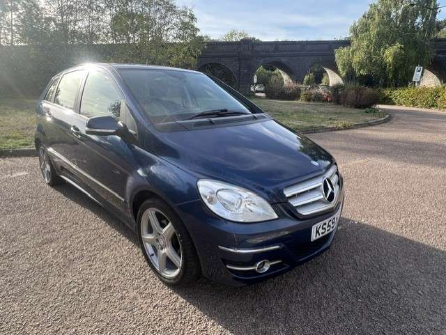A 2010 MERCEDES-BENZ B CLASS 1.7 B180 BlueEfficiency Sport MPV 5dr Petrol Manual (146 g/km, 116 bhp) A 2010 MERCEDES-BENZ B CLASS 1.7 B180 BlueEfficiency Sport MPV 5dr Petrol Manual (146 g/km, 116 bhp)