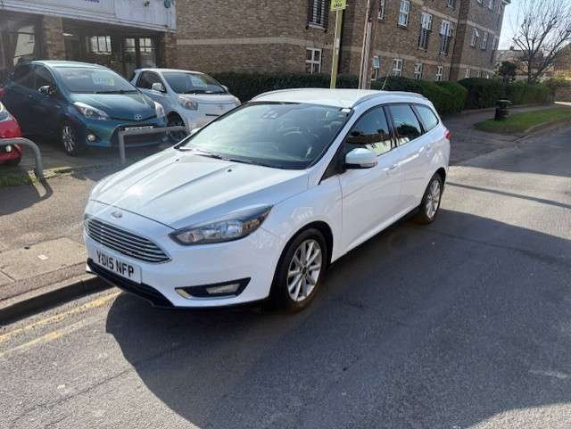 A 2015 FORD FOCUS 1.6 Titanium Estate 5dr Petrol Powershift Euro 6 (125 ps) A 2015 FORD FOCUS 1.6 Titanium Estate 5dr Petrol Powershift Euro 6 (125 ps)