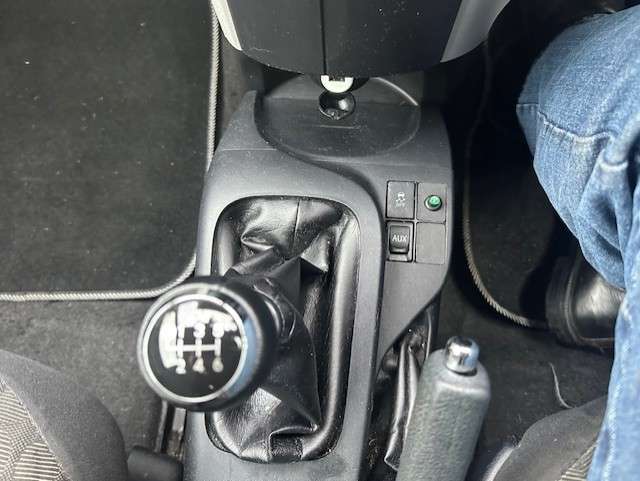 2011 TOYOTA IQ 2011 TOYOTA IQ