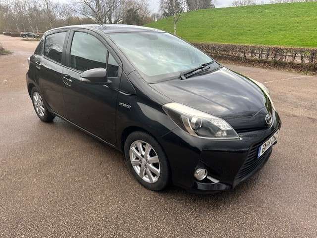 A 2014 TOYOTA YARIS 1.5 VVT-h Icon Plus Hatchback 5dr Petrol Hybrid CVT Euro 5 (101 ps) A 2014 TOYOTA YARIS 1.5 VVT-h Icon Plus Hatchback 5dr Petrol Hybrid CVT Euro 5 (101 ps)