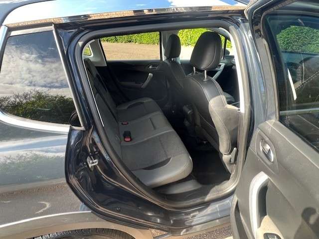 2017 PEUGEOT 2008 2017 PEUGEOT 2008