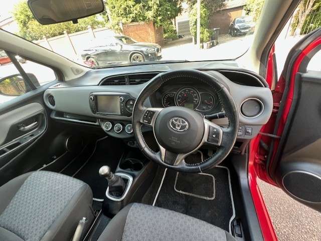 2015 TOYOTA YARIS 2015 TOYOTA YARIS