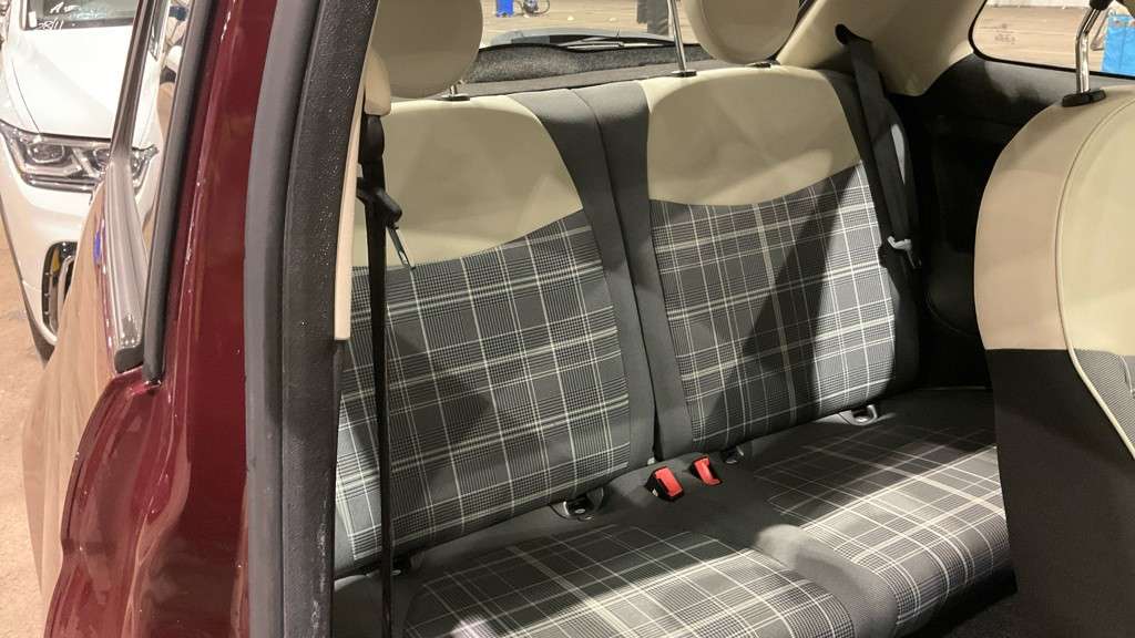 A 2018 FIAT 500 1.2 Lounge Hatchback 3dr Petrol Manual Euro 6 (s/s) (69 bhp) A 2018 FIAT 500 1.2 Lounge Hatchback 3dr Petrol Manual Euro 6 (s/s) (69 bhp)