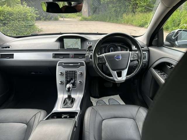 2015 VOLVO V70 2015 VOLVO V70