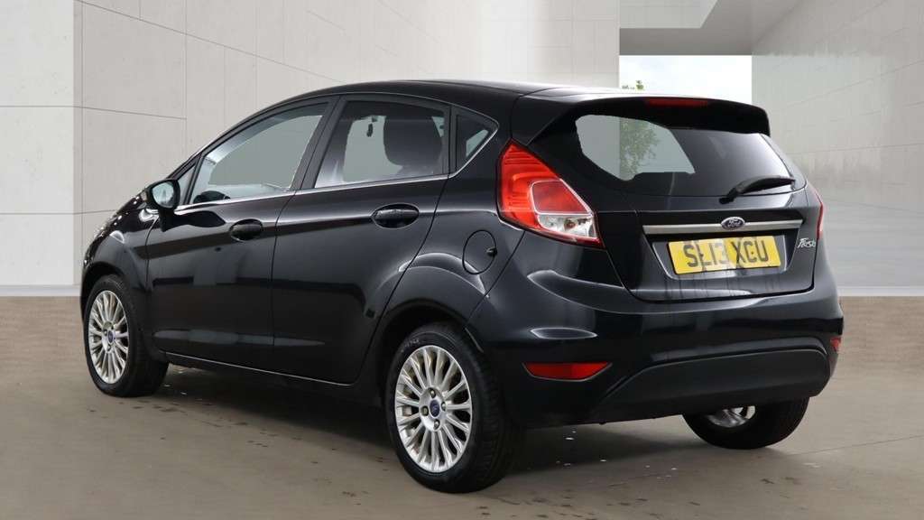 A 2013 FORD FIESTA 1.6 Titanium Hatchback 5dr Petrol Powershift Euro 5 (105 ps) A 2013 FORD FIESTA 1.6 Titanium Hatchback 5dr Petrol Powershift Euro 5 (105 ps)