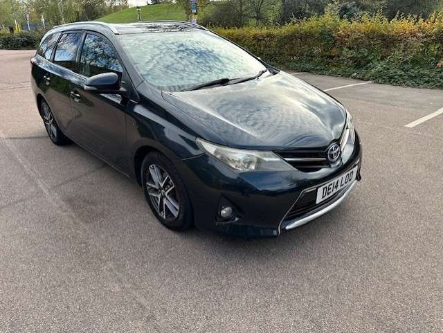 A 2014 TOYOTA AURIS 1.8 VVT-h Icon+ Touring Sports 5dr Petrol Hybrid CVT Euro 5 (s/s) (136 ps) A 2014 TOYOTA AURIS 1.8 VVT-h Icon+ Touring Sports 5dr Petrol Hybrid CVT Euro 5 (s/s) (136 ps)
