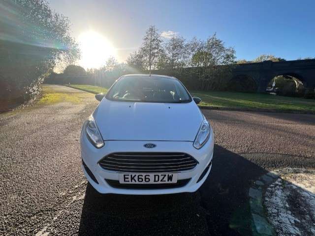 A 2016 FORD FIESTA 1.0T EcoBoost Zetec White Edition Hatchback 5dr Petrol Manual Euro 6 (s/s) (100 ps) A 2016 FORD FIESTA 1.0T EcoBoost Zetec White Edition Hatchback 5dr Petrol Manual Euro 6 (s/s) (100 ps)