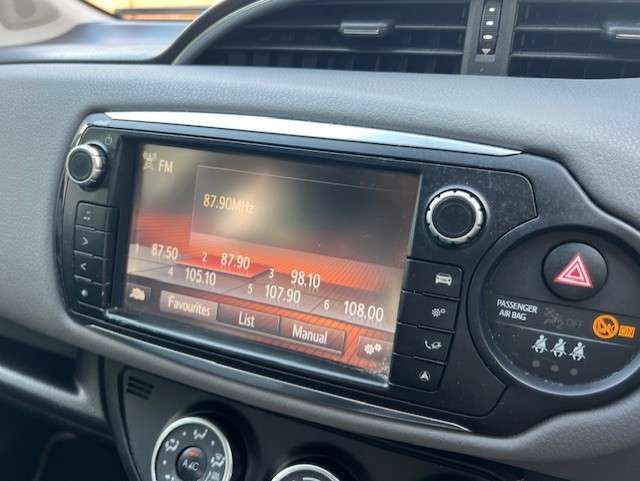 2015 TOYOTA YARIS 2015 TOYOTA YARIS